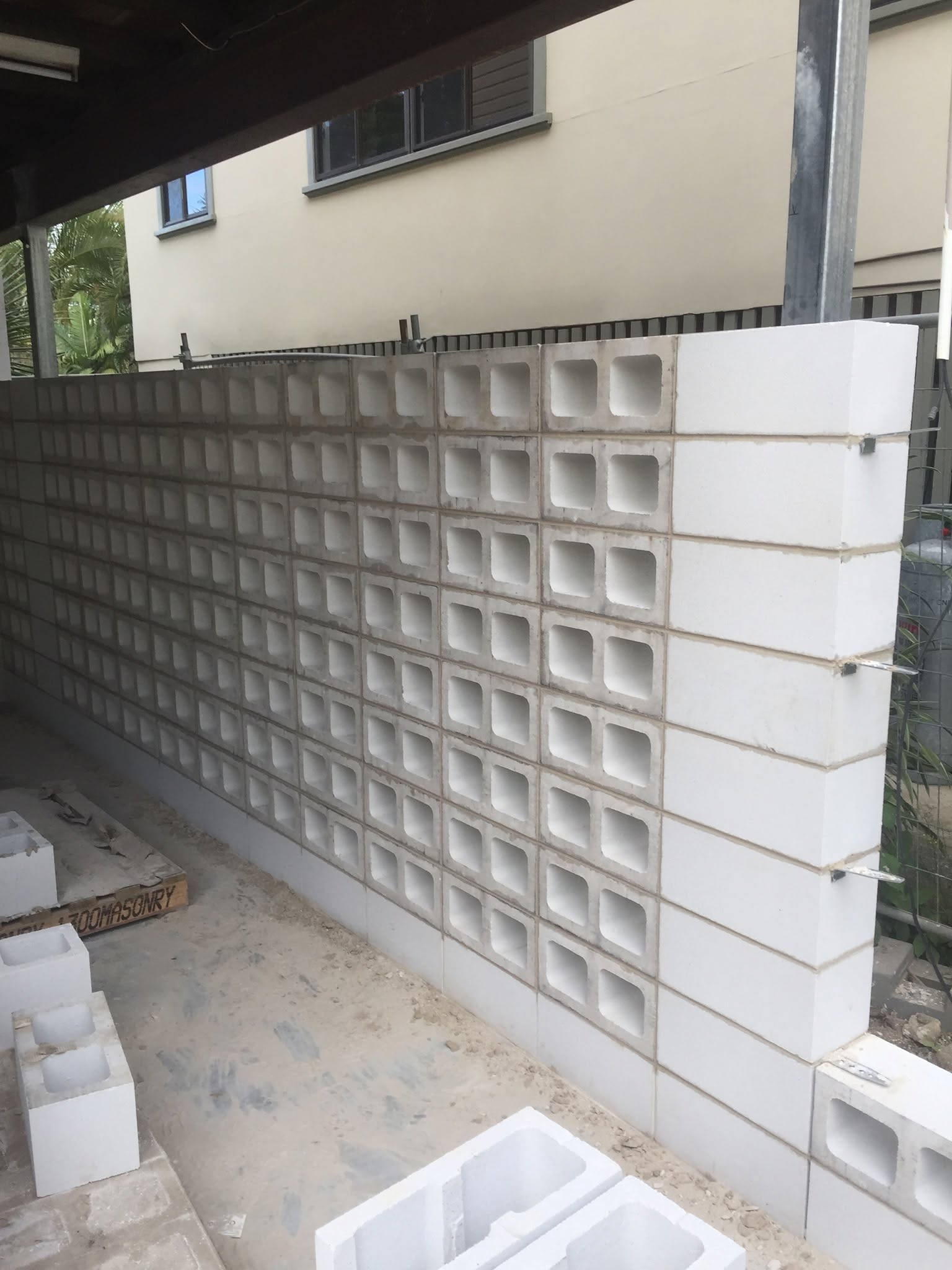 Screen-block fence